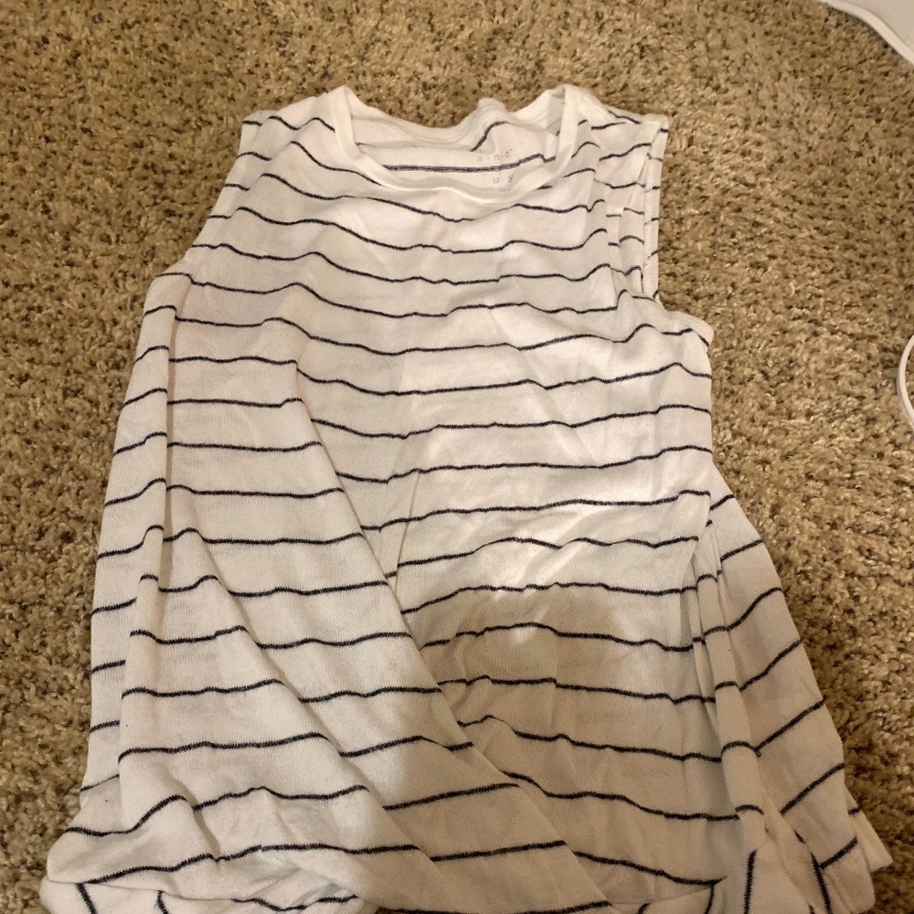 Sleeveless black and white top
